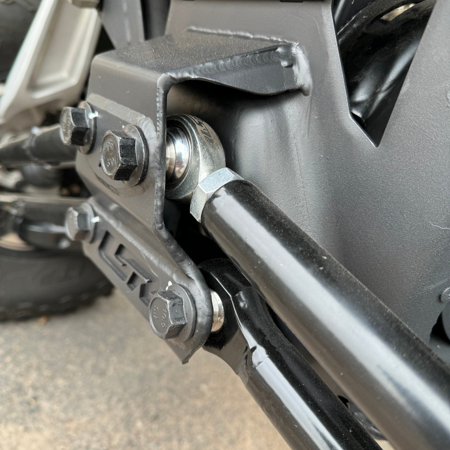 Can-Am Maverick R Radius Rod Kit UTV Lighting - Studio View | Lone Star Racing