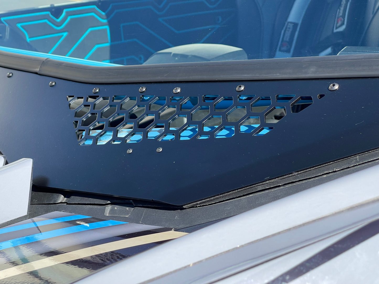 Moto Armor Can-Am Maverick X3 VOODOO Cage Glass Windshield - view 5