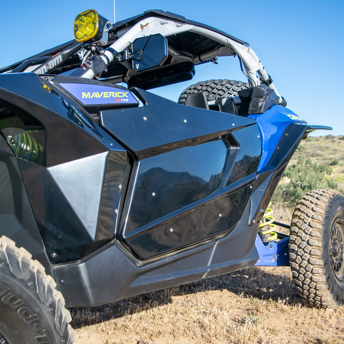 Can-Am Maverick X3 2017+ 2seat MAX front ABS door kit DRT Side view