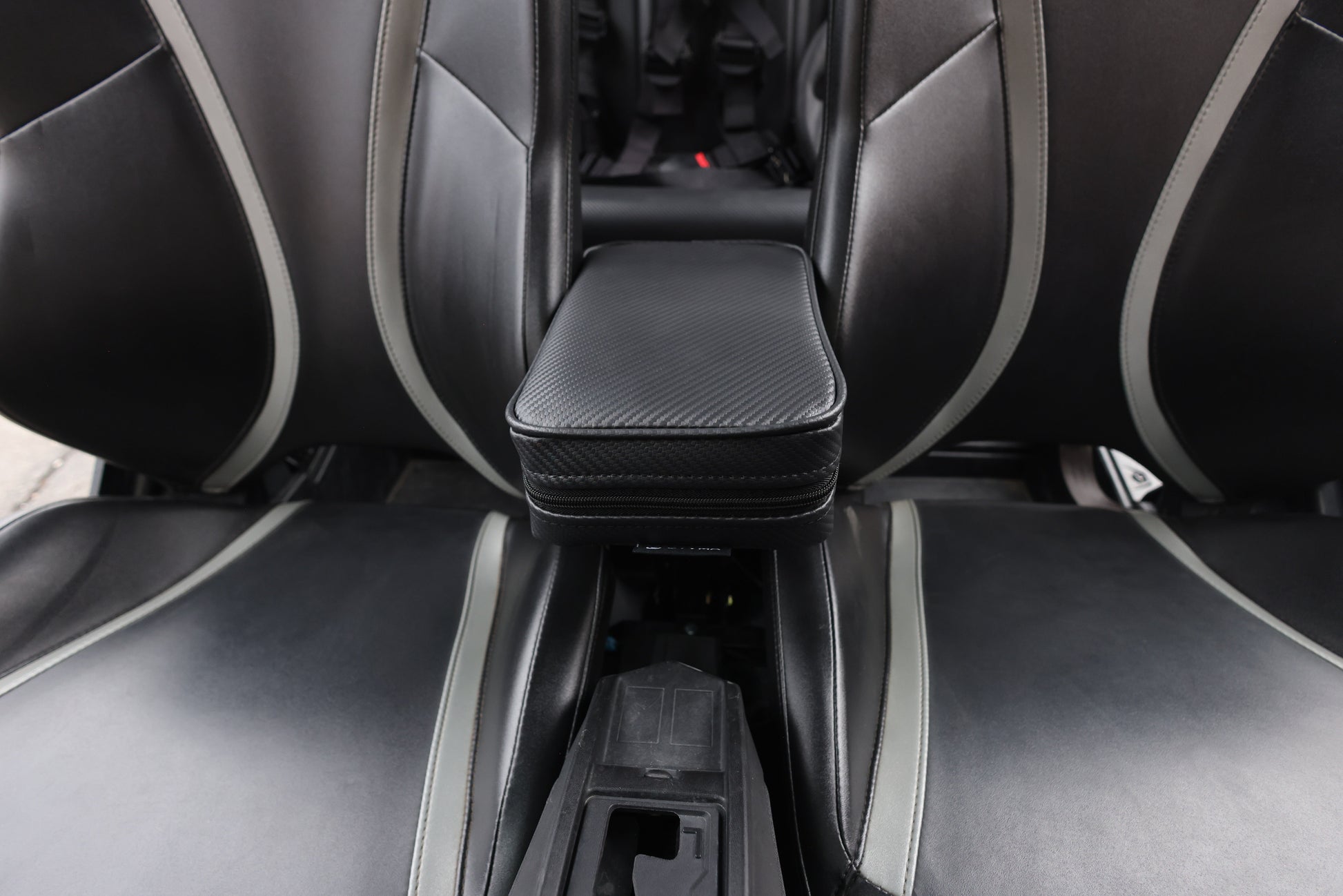 Can-Am Maverick R MAX Armrest with Bracket UTVMA