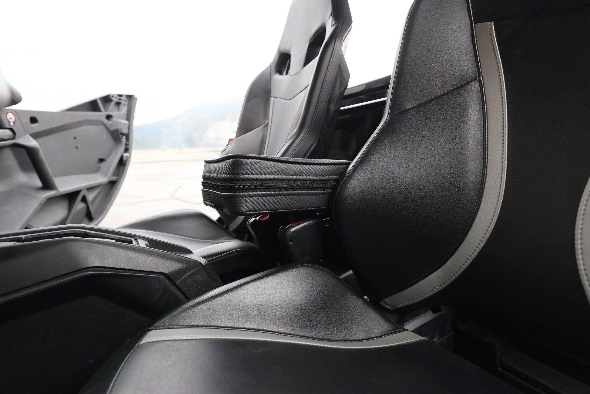 Can-Am Maverick R MAX Armrest with Bracket UTVMA