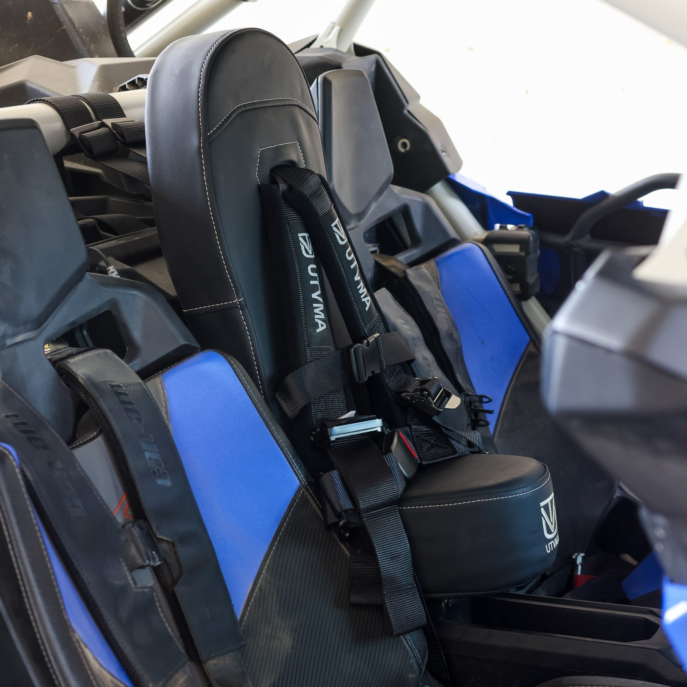 Can-Am Maverick R MAX Front Bump Seat with Harness UTVMA