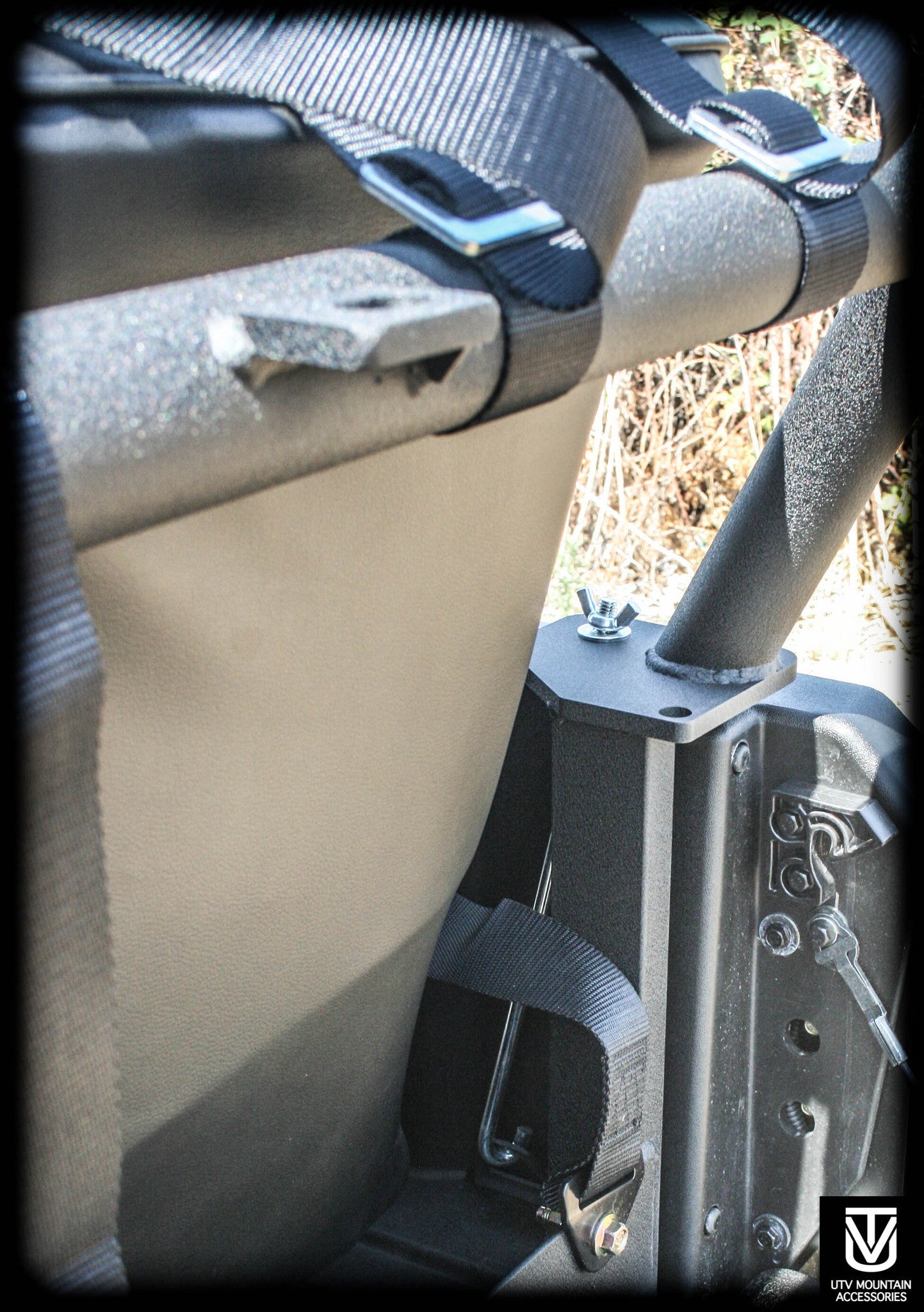 Defender Backseat and Roll Cage Kit (2016+)
