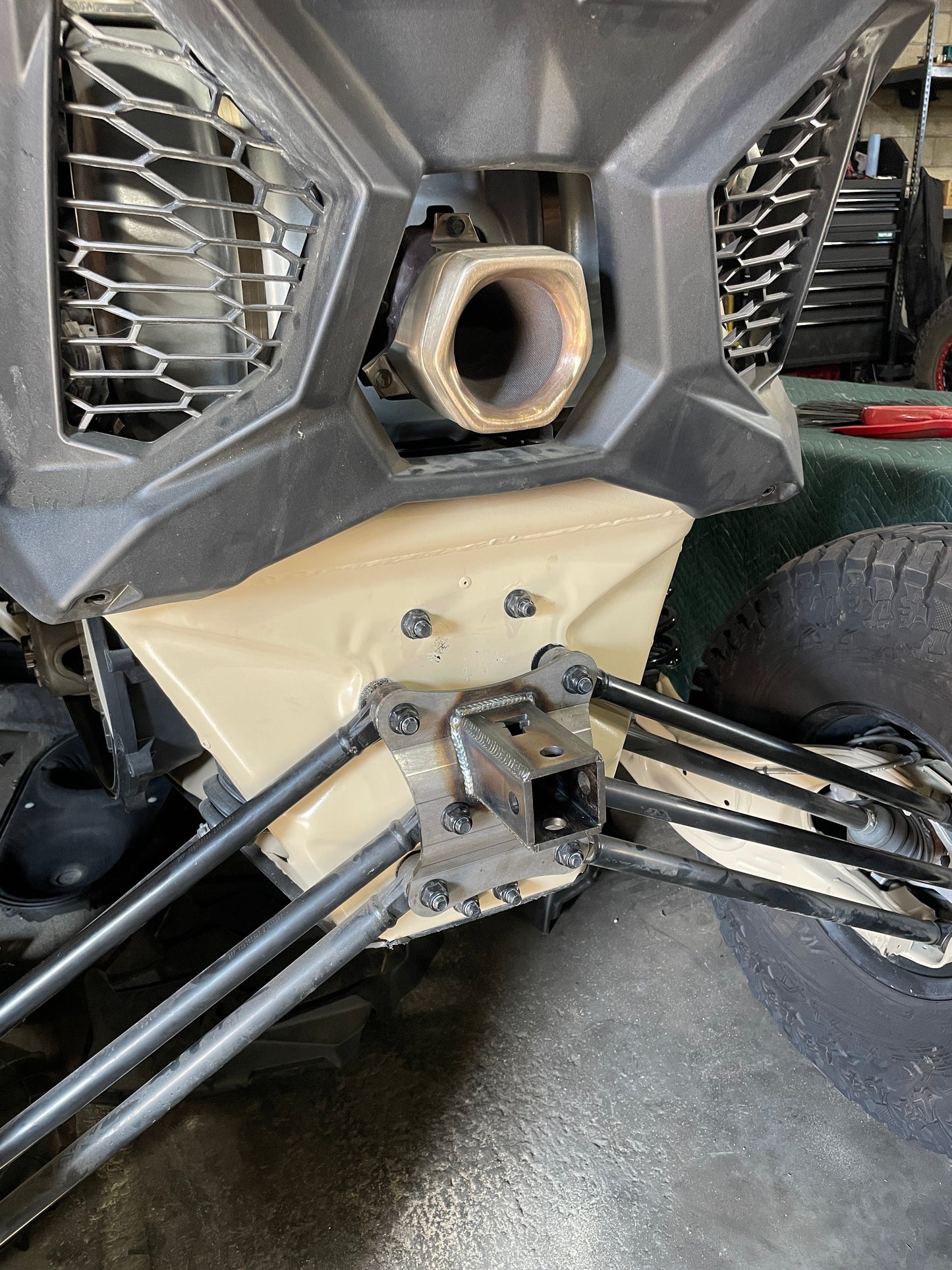 Can-Am Maverick X3 Radius Rod Hitch Pull Plate
